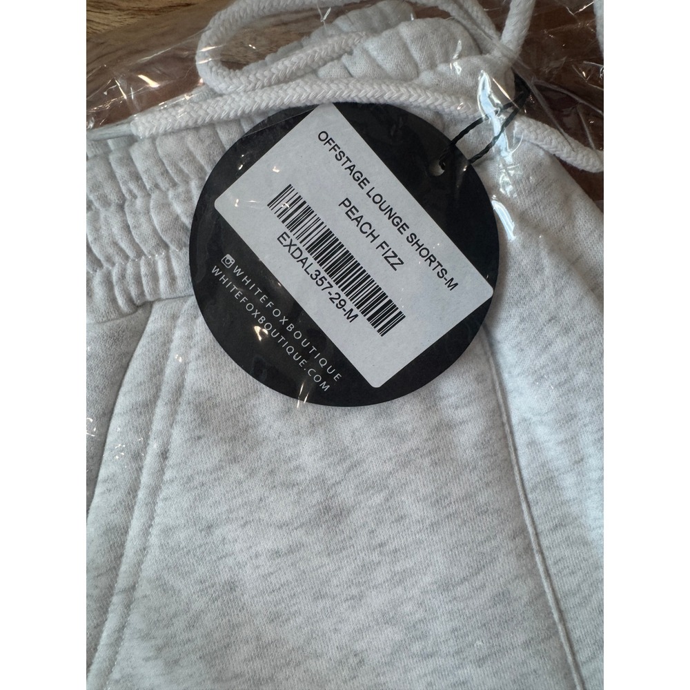 White Fox Boutique Offstage Hoodie and Lounge Shorts Set Peach Fizz Vol 3 NEW - Picture 2 of 5